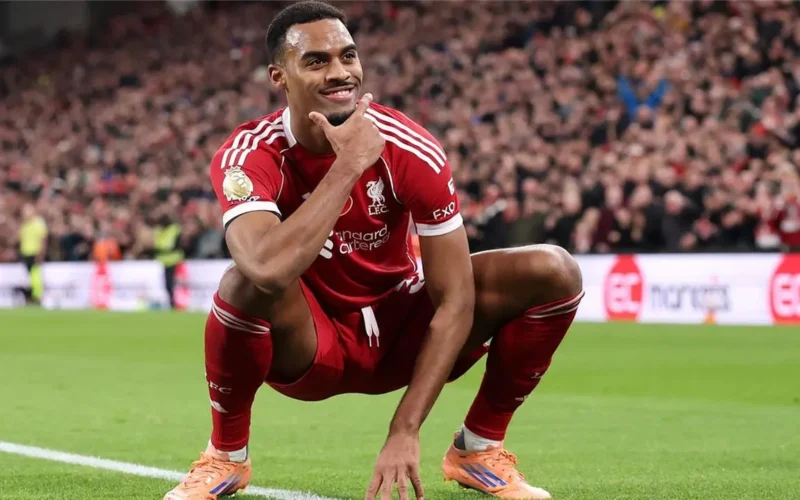 جرافنبيرخ يشيد بزميله في ليفربول: اللعب معه يبسط المهام كثيرًا